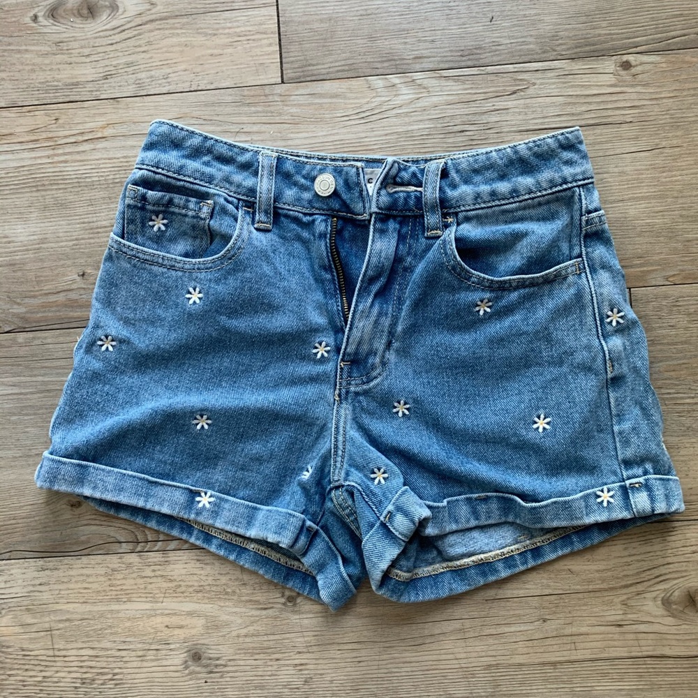 Daisy denim shorts